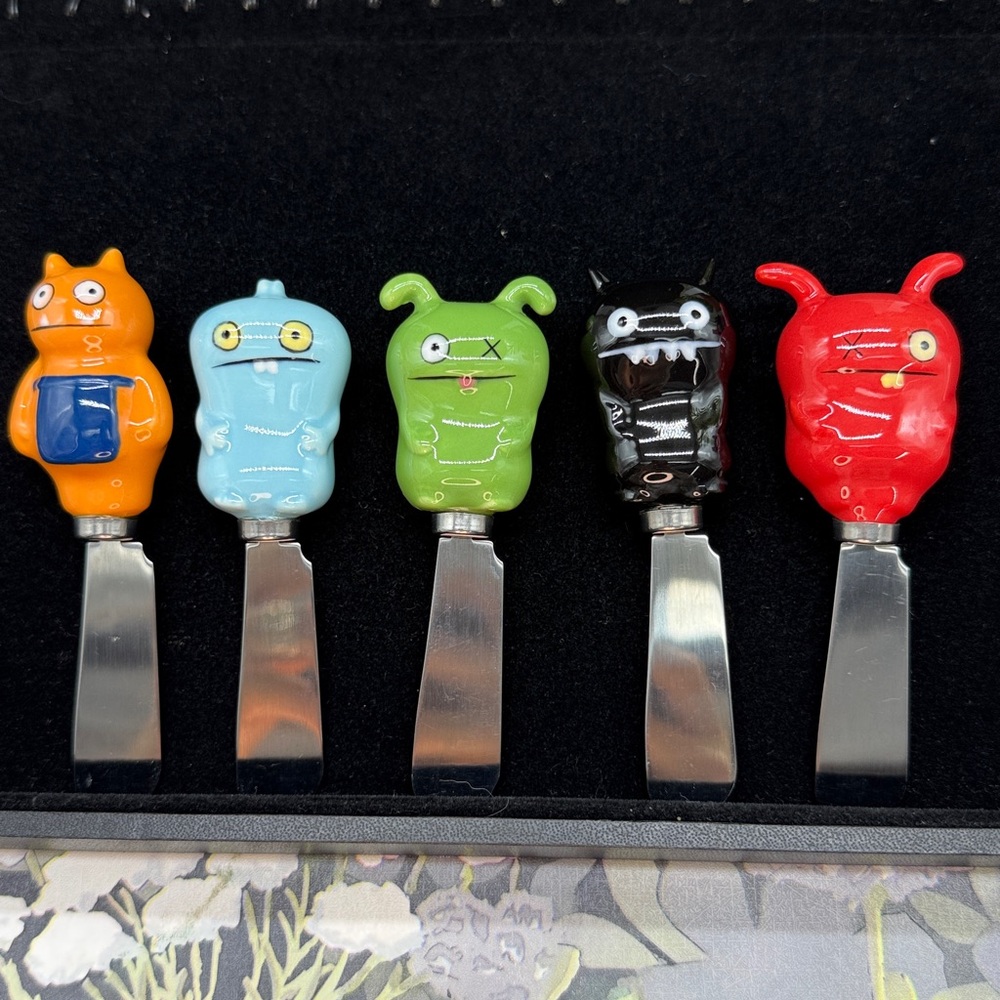 ⭐️Setting 5 Ugly Dolls spreaders stainless steel and ceramic NWOT